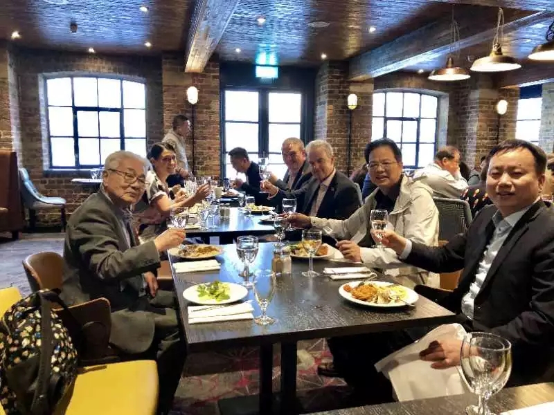  深圳防水代表團(tuán)拜訪英國(guó)屋面工程協(xié)會(huì)領(lǐng)導(dǎo)和專家_開(kāi)來(lái)濕克未防水